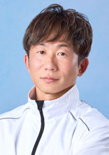 中辻　　崇人