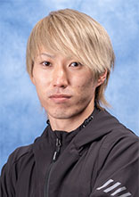 表　　　健太